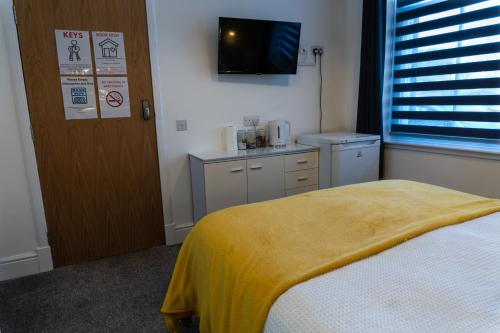 Double Ensuite Bedroom near Edinburgh 3