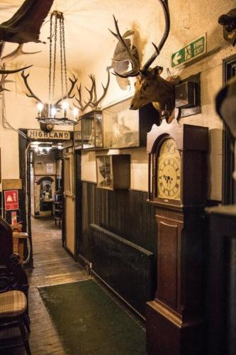 Vestabils, The Drovers Inn in Ardlui