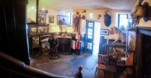 Vestabils, The Drovers Inn in Ardlui