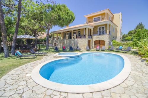 Villa Lira by Algarve Holidays – khách sạn tại Vale do Garrao