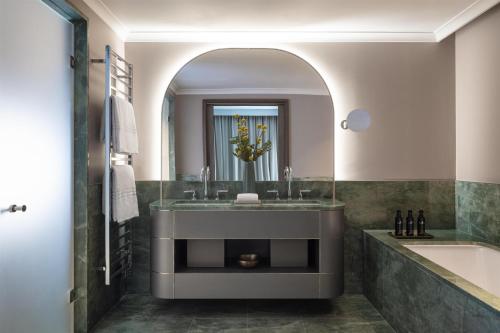 Hotel Plaza - image 12