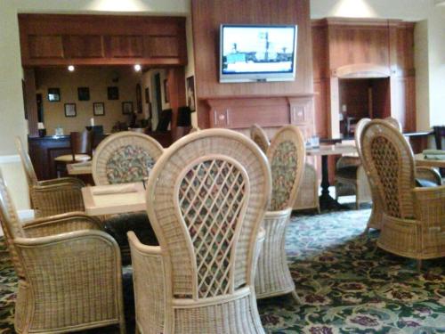 Restaurant, Monumental Hotel Orlando in International Drive South - Sea World