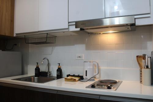 SMDC Air Residences Makati Room Type - Queen Studio