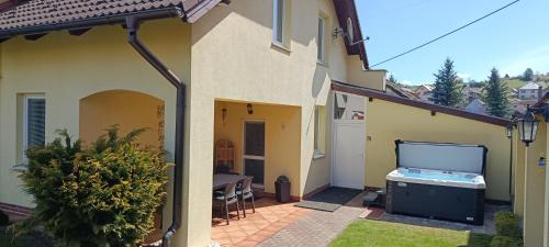 VILA RIVIÉRA so súkromnou vírivkou Liptov Bešeňová obrázok