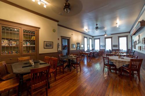 Grand Victorian Inn in Park City, USA