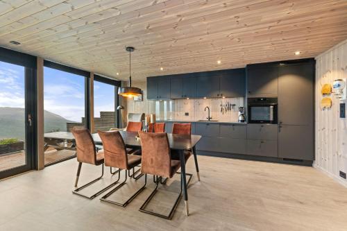 Viesnīcas āriene, Authentic Cabin Life With Løefjell View in Brokke