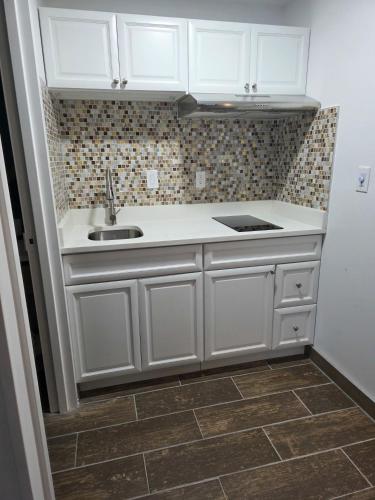 Penn Lodge Hotel & Suites Philadelphia - Bensalem - Tap to explore photos