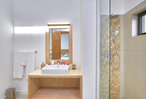 A Hotelcom Corail Bleu Private Villas By Lov Villa Bain - 