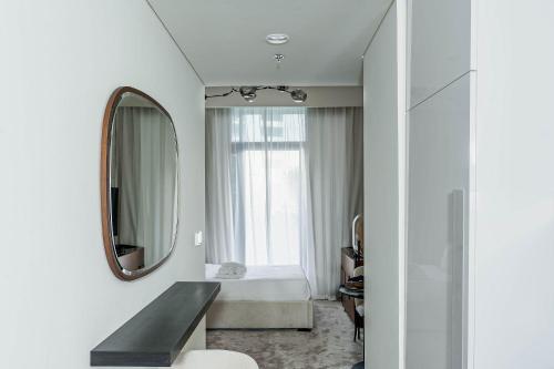 Nasma Luxury Stays - Stylish living in Azizi Riviera in Nad Al Sheba