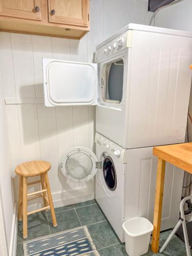 Chalet Valhalla wHot Tub - image 8