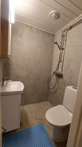 Banyo, Modern studio apartment near the harbor and city center in Lappeenranta