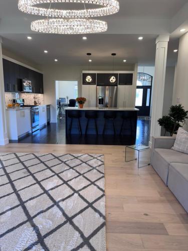 Cozy Lakefront House Retreat For Families&Friends in Georgina (ON)