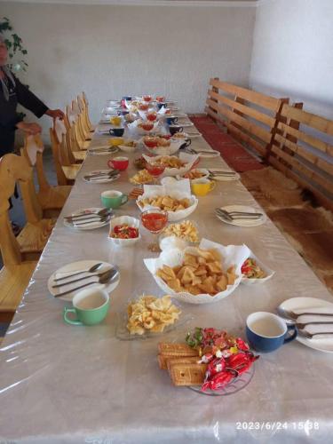 Bugu Too Guest House in Shabdan