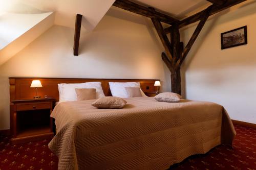 1 queen bed