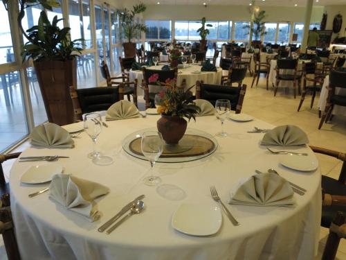 レストラン, マダン リゾート (Madang Resort) in マダン