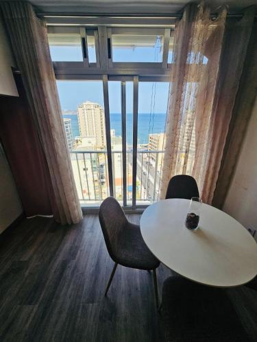 Calpe apartamento con vistas al mar impresionantes a 5 min de la playa aire wifi parking comunitario in Berdekatan Pusat