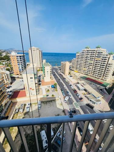 Calpe apartamento con vistas al mar impresionantes a 5 min de la playa aire wifi parking comunitario in Berdekatan Pusat