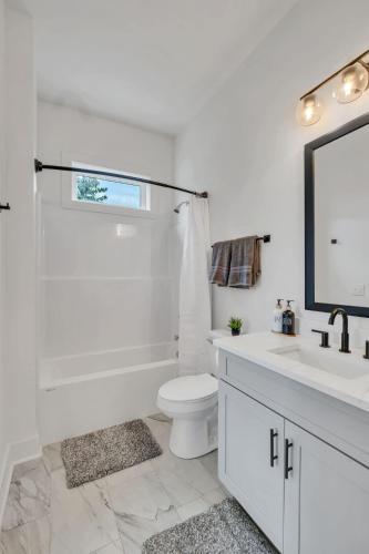 Private luxe suite - image 3