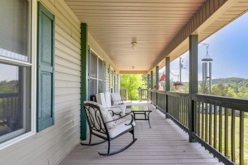 Mtn View & On-Site Trails! Rural Bybee Retreat in Parotsvilla (TN)