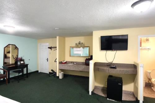 Sunset Lodge of Elgin - image 38