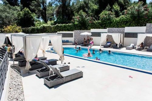 Fouxia Apartments and Studios