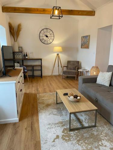 2 bed Oceanview Villa Wood-Fire BBQ Washer Dryer in Sao Mateus