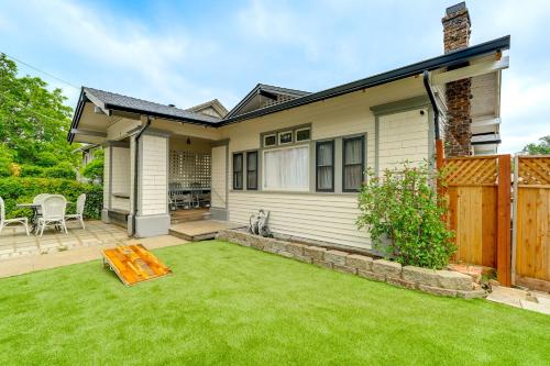 Steps to Main St! Restored Sonora Bungalow w/ Yard in 索諾拉