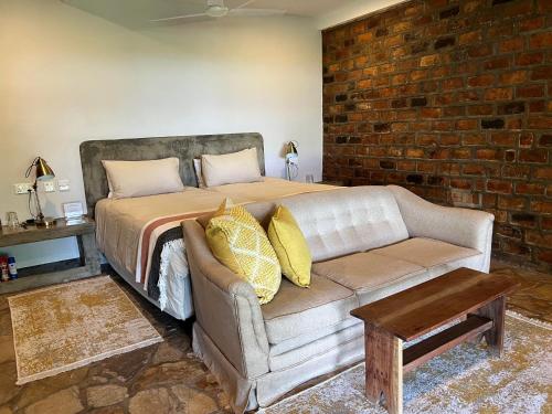 Beautiful Guest Room off The Great North Road, Kabwe - 5 km from Fig Tree Cafe in Ntowololo