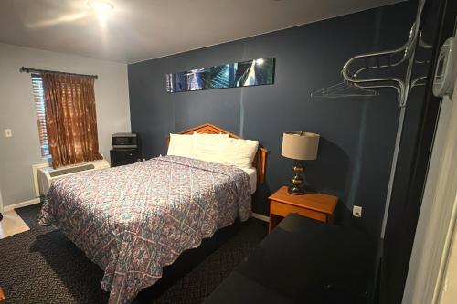 At 9 Motel - image 25