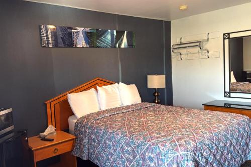 At 9 Motel - image 39
