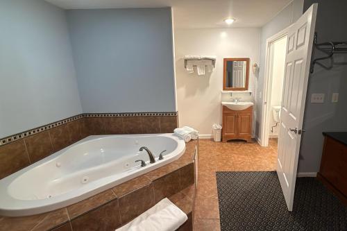 At 9 Motel - image 29