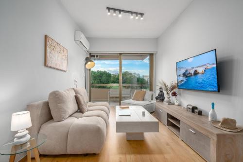 Sea Whisper Beach - Kavouri - Ious 15 by K&M, Athen