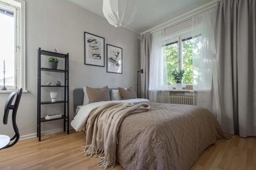 Modern 1BR Apartment with Balcony 20min to City in 하게르스텐 - 릴제홀멘