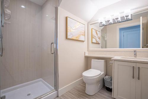 Modern 3BR Lane House Vancouver - image 3