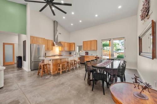 New Build w Epic Views Walk to Chapel Trails - image 2