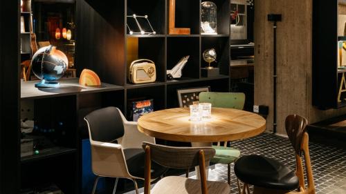 Ruby Luna Hotel Dusseldorf - image 25