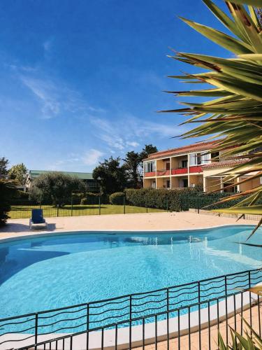 Ecrin Vue Mer - Piscine & Terrasse - Proche Plages – khách sạn tại Les Groules