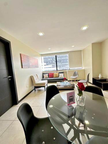 Apartamento, Torres Bellini, Puerto Santa Ana, 2 dormitorios, parqueo, vista al río