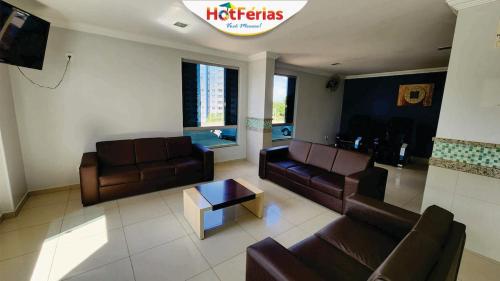 Felles stue/TV-område, Flat Familiar 4 Adultos e 1 Criança - Caldas Novas Flat - Antigo Golden Express - Hotférias (Flat Familiar 4 Adultos e 1 Crianca - Caldas Novas Flat - Antigo Golden Express - Hotferias) in Vila Franca