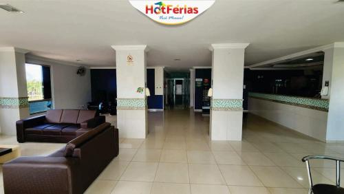 Felles stue/TV-område, Flat Familiar 4 Adultos e 1 Criança - Caldas Novas Flat - Antigo Golden Express - Hotférias (Flat Familiar 4 Adultos e 1 Crianca - Caldas Novas Flat - Antigo Golden Express - Hotferias) in Vila Franca
