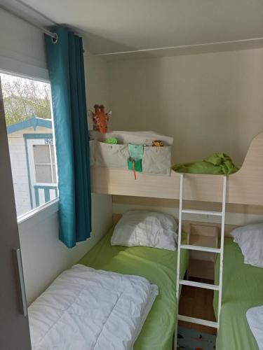 Stacaravan jungle kids nr 425 nieuw prikkelarm autismevriendelijk in Bredene