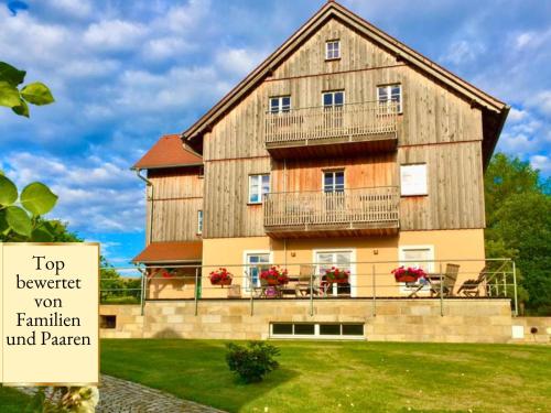 Ferienhaus Winterbergblick, Nationalpark Sächsische Schweiz, 5 Wohnungen und Gemeinschaftsraum, Boulderraum und Sauna im Haus in Hinterhermsdorf, Deutschland
