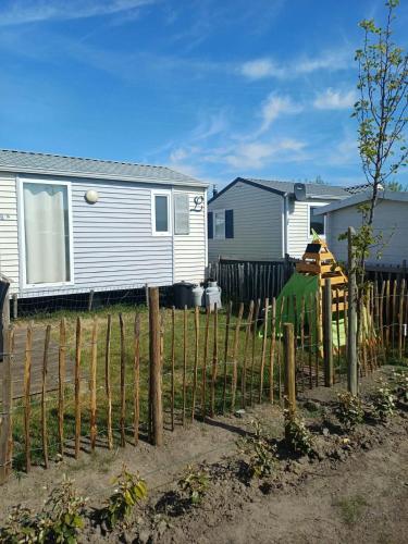 Stacaravan familytime nr 2014 Bredene 6p nieuwe plaats rechtstreeks pad zwembad in 布雷德訥