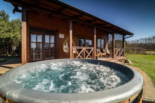 Spa, Holiday home with private pond, jacuzzi and sauna in Lipusz