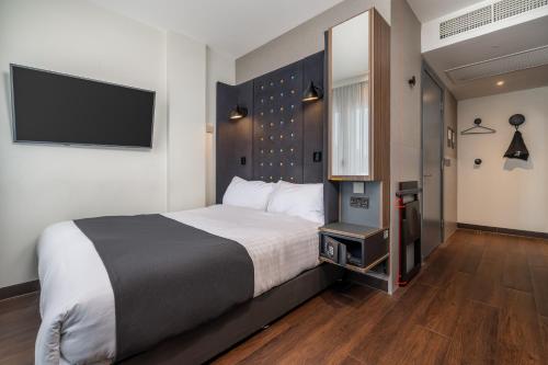 room detail thumbnail 1