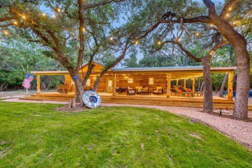 Ultimate River Retreat! Blanco Family Cabin! in Blanco (TX)