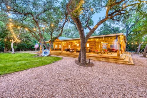 Ultimate River Retreat! Blanco Family Cabin! in Blanco (TX)