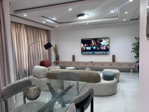 Cosy 2Bedroom Shortlet Apartment keffi Ikoyi – khách sạn tại Ikoyi