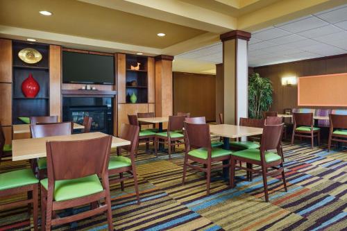 Fairfield Inn and Suites by Marriott Laramie - image 19