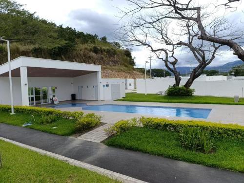 Alojamiento práctico y tranquilo (Alojamiento practico y tranquilo) in Metapan